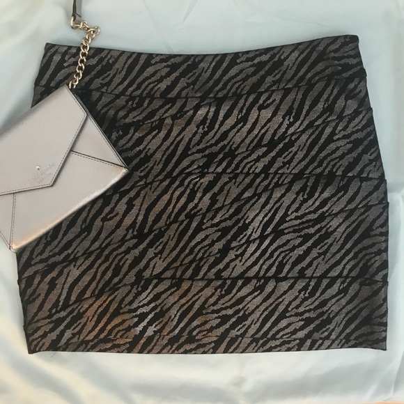 🔥SALE | Express Animal Print Skirt - Picture 5 of 6